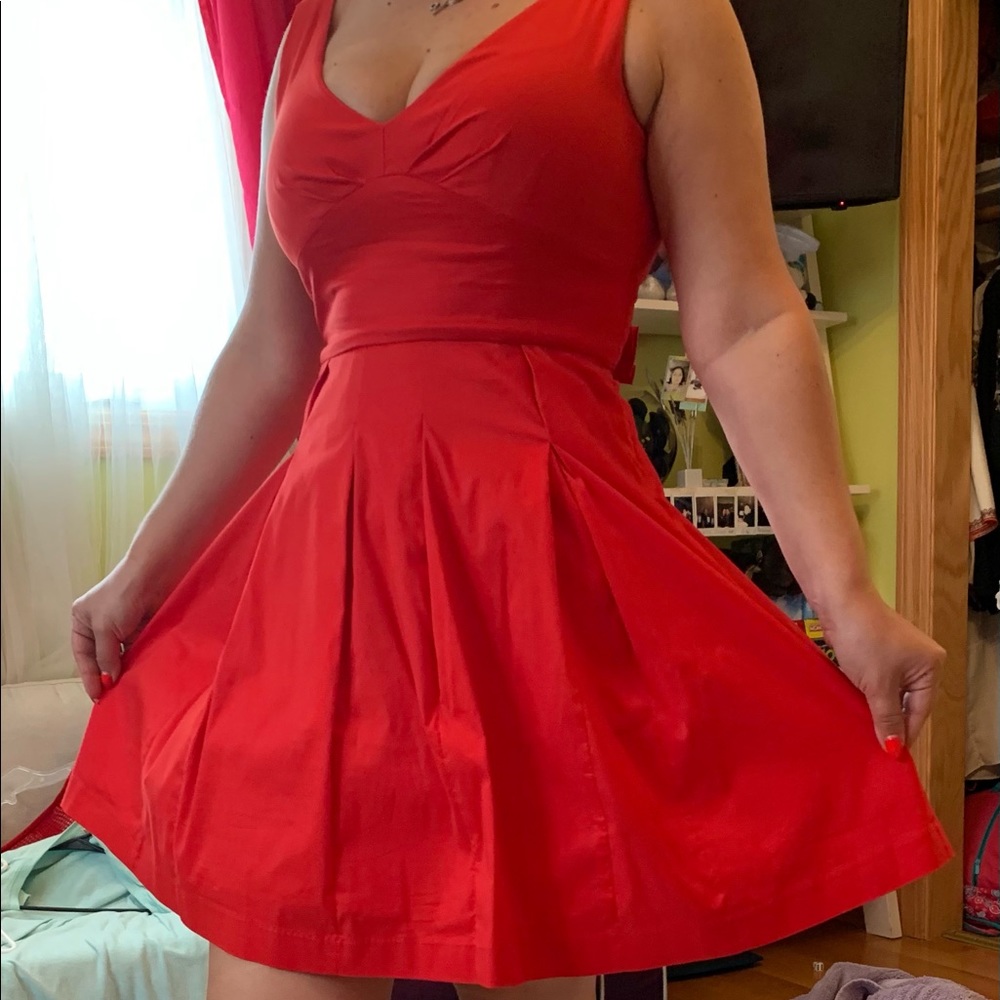 Red dress - Picture 7 of 7